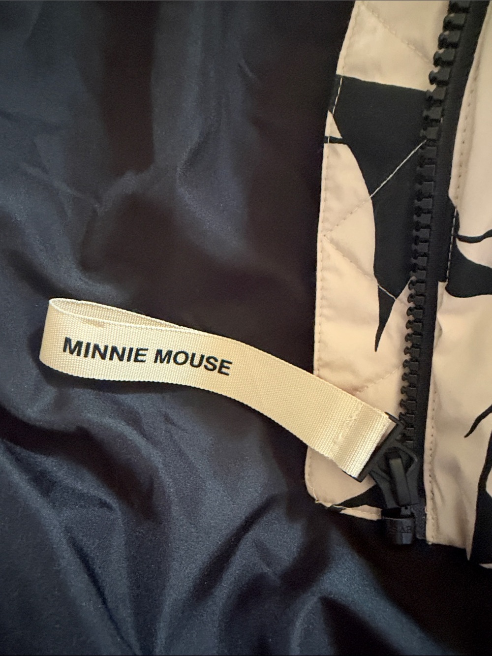 H&M Minnie Mouse Puffer Jacket - Picture 4 of 5